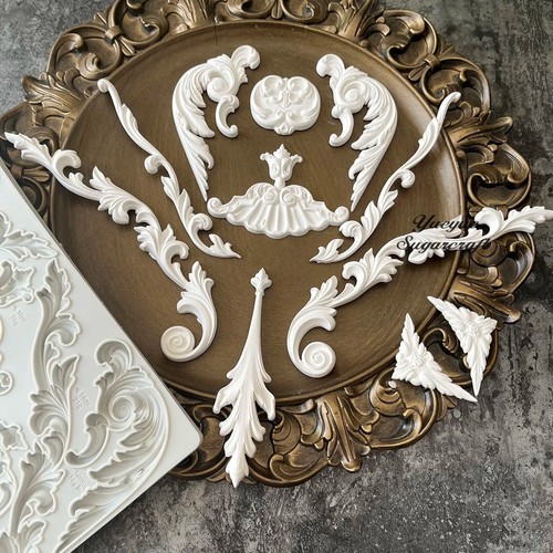 Large baroque scroll silicone - large,