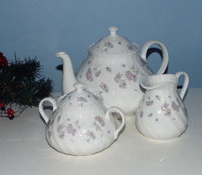 Wedgwood April Flowers Bone