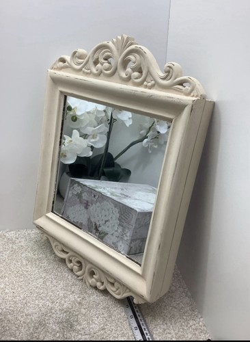 Laura ashley shabby chic wall - laura,