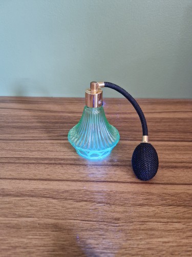 Vintage green glass perfume - green,