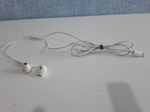 Genuine apple a1748 lightning - genuine,