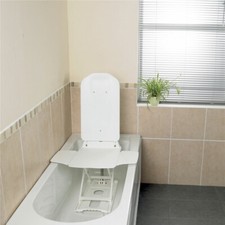 Bathmaster Deltis Bath Lift Bathlifter With White Covers - 091324185