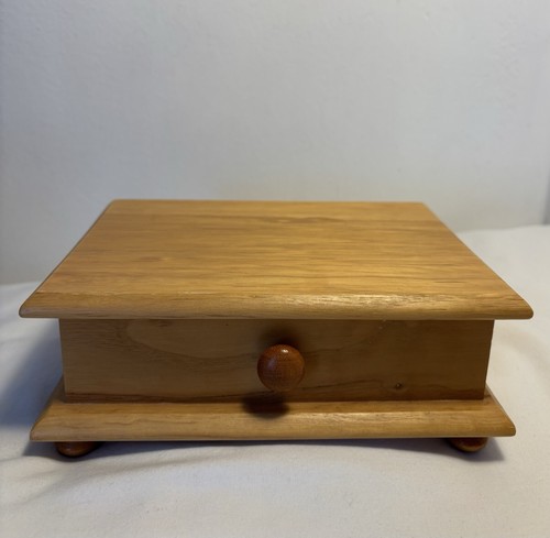 Wooden jewellery box mele - box.,