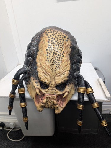 Rubie alien predator - alien, 2004