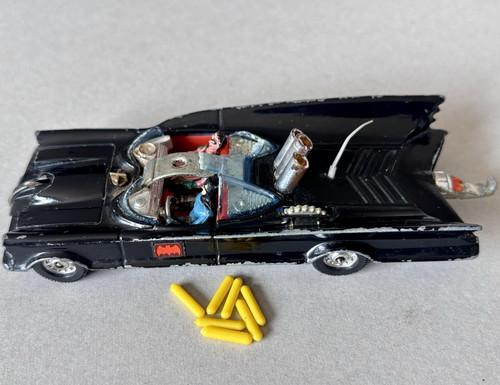 Corgi batman batmobile - corgi,