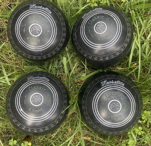 Henselite lawn bowls set 4 - bowls, of