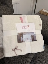 Viral Bear bakery Home