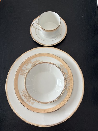 Vera wang wedgwood piece - 5,
