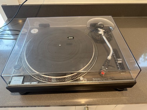 Technics turntable 1210 - technics, sl-1210