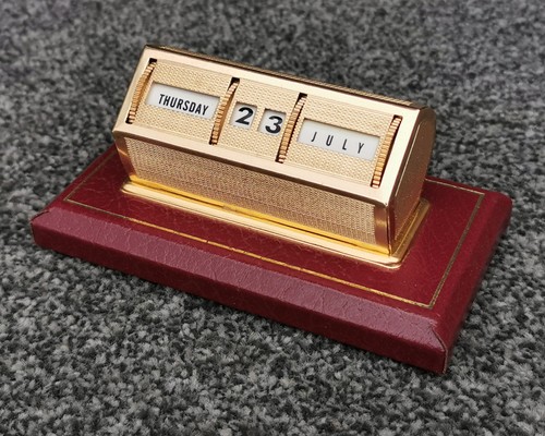 Vintage cathian perpetual desk - vintage,