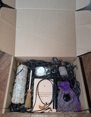 Witch altar gift box - gift, cleansing