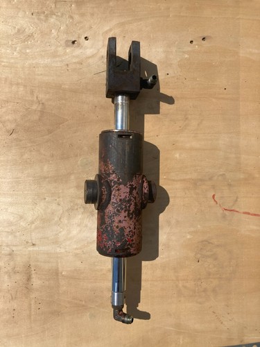 Power steering ram - steering, cylinder