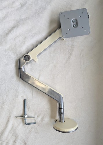 Humanscale monitor arm - arm, vesa