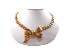 VTG Coro Gold Tone Victorian