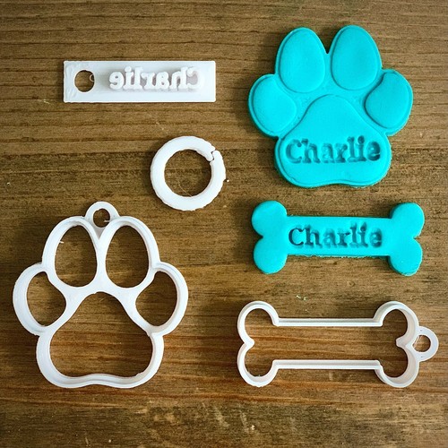 Dog bone paw cookie cutter - paw,