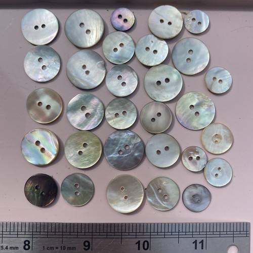 Mother pearl buttons - 30,