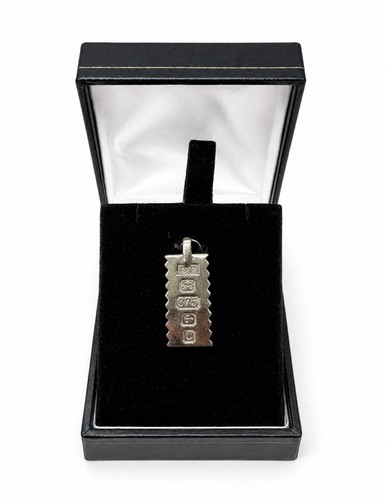 Preowned 9ct solid gold - solid, ingot