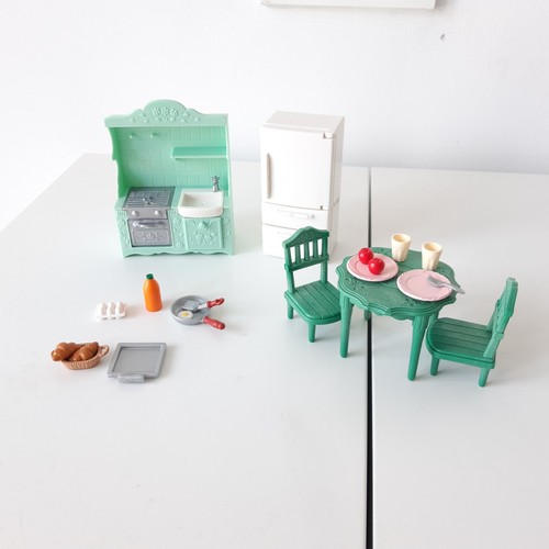 Sylvanian families mint green - families,