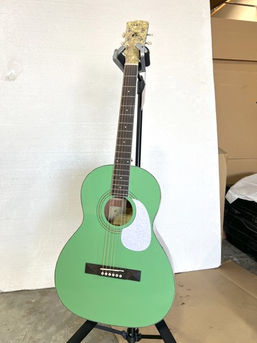 Acoustic antique guitar - acoustic,