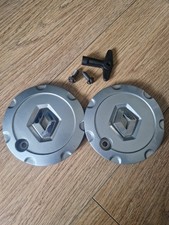 TWO RENAULT CLIO MK3 CENTRE