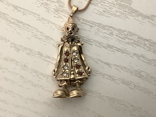 Stunning vintage 9ct gold - a,