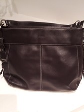 l Credi dark aubergine pebble