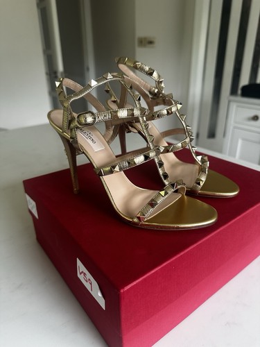 Valentino garavani rock stud - garavani,