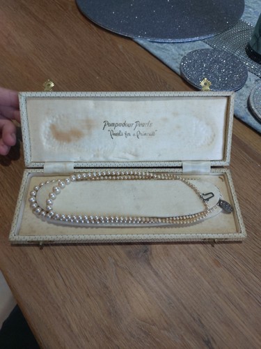 Vintage pompadour pearls - pompadour,