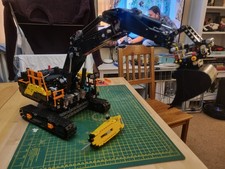 LEGO TECHNIC (42215) Volvo