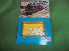 MERIT OO GAUGE AND HO GAUGE RAILWAY  ACCESSORIES  5051 LEVEL SIGNS & MILE POSTS