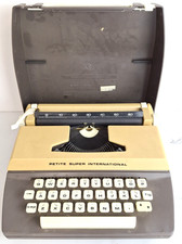 Petite Super International