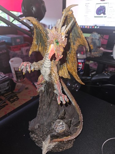 Dragon figurine sculpture - dragon,