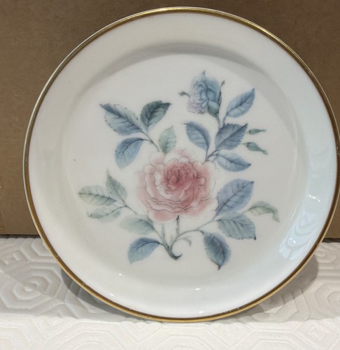 Wedgwood bone china - bone,