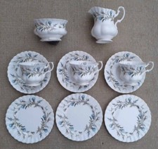 ROYAL ALBERT  - BRIGADOON -