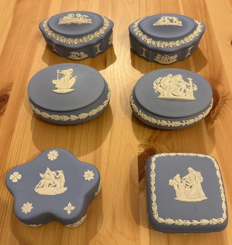 Vintage wedgwood blue - x,