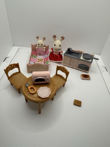 Sylvanian families red - families,
