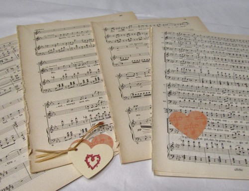Sheets vintage music paper - ,