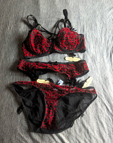 Playful promises red black - playful,