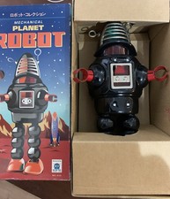 Vintage Wind Up Robot