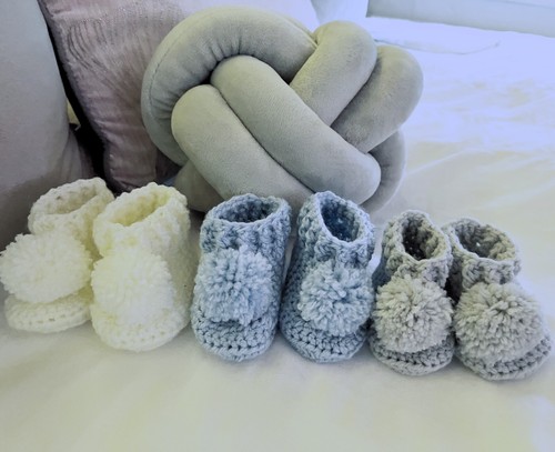 Crochet pom baby - pom, booties