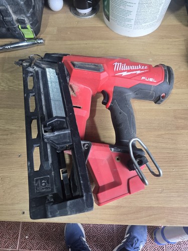 Milwaukee m18 fn16ga 18v - milwaukee,