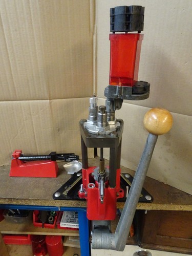 Reloading lee station auto - station,