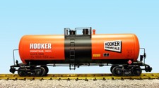New USA TRAINS 42 Ft. Tank Car Hooker Chemicals (Metal Construction) R15256