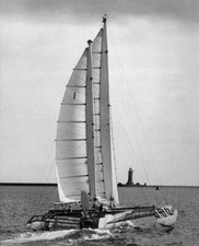 Eric TABARLY trimaran new PEN DUICK IV leaving harbour Plymout- 1968 Old Photo