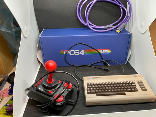 The c64 mini - retro, games