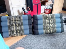 THAI TRIANGLE PYRAMID CUSHION - Green