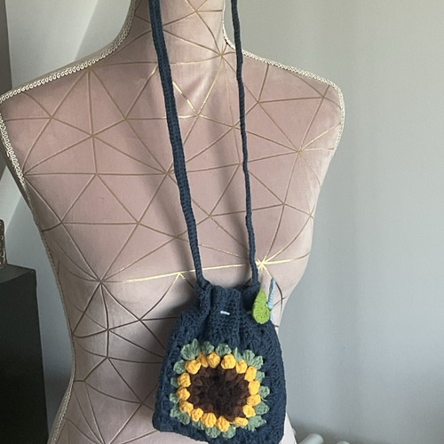 Hand crochet purse - hand, string
