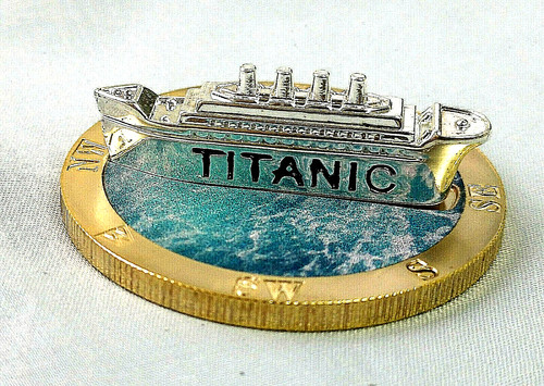 Titanic silver ship gold - titanic, 3d