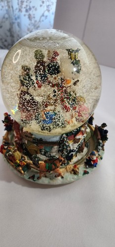 Vintage christmas snow globe - snow,