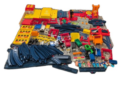 Tomy train freight - tomy, station